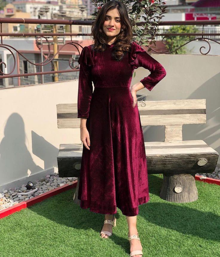 2 Pcs Women's Unstitched Velvet 3-D Block Printed Suit